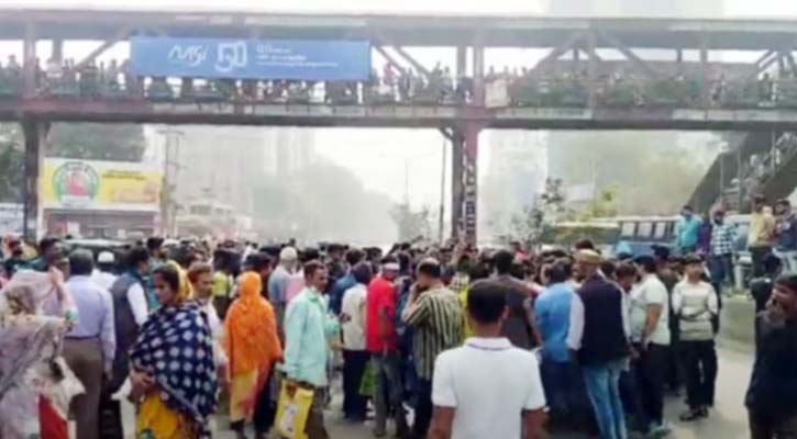 এবার শ্যামলীতে সড়কে জুলাই অভ্যুত্থানে আহতদের অবস্থান